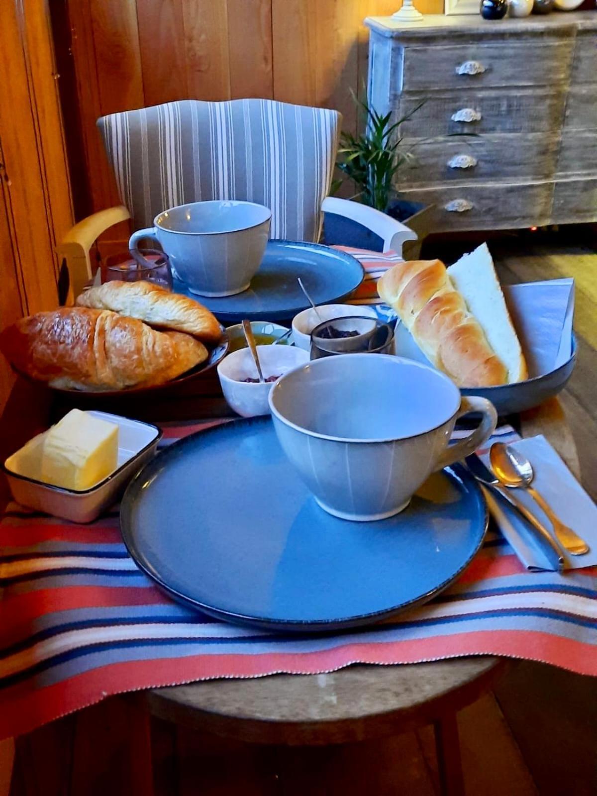 Pierres Et Jardins Bed and Breakfast Senlis  Eksteriør billede